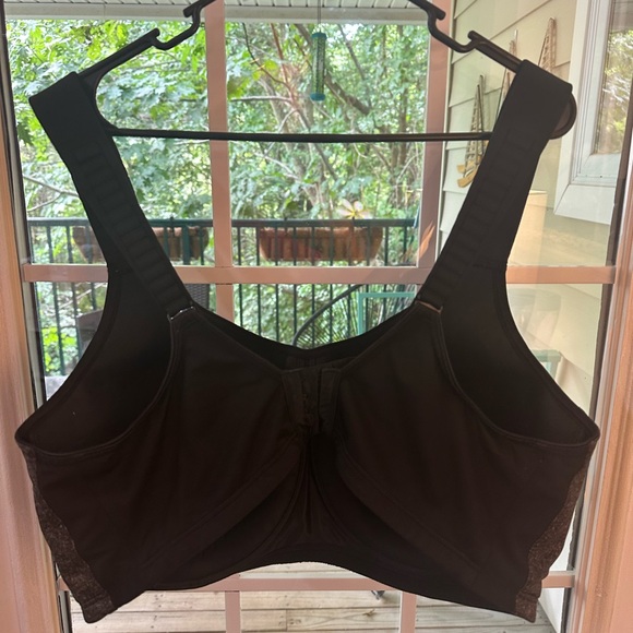 LIVI Max Support Wicking Underwire Sports Bra - Picture 7 of 10